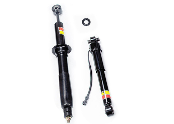 टोयोटा सिकोइया 5.7L 48510-09S60 48510-09S61 के लिए फ्रंट रियर एयर सस्पेंशन शॉक एब्जॉर्बर 2008-2019 फिट बैठता है
